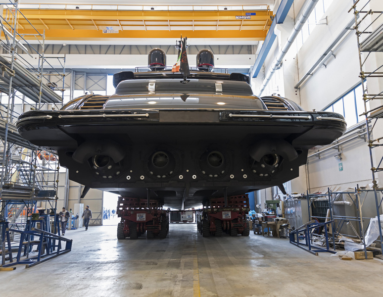 Overmarine’s first all-black Mangusta 165 hits the water