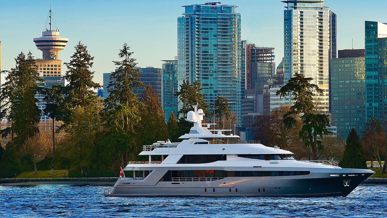 Crescent 145 yacht delivered and named Muchos Mas