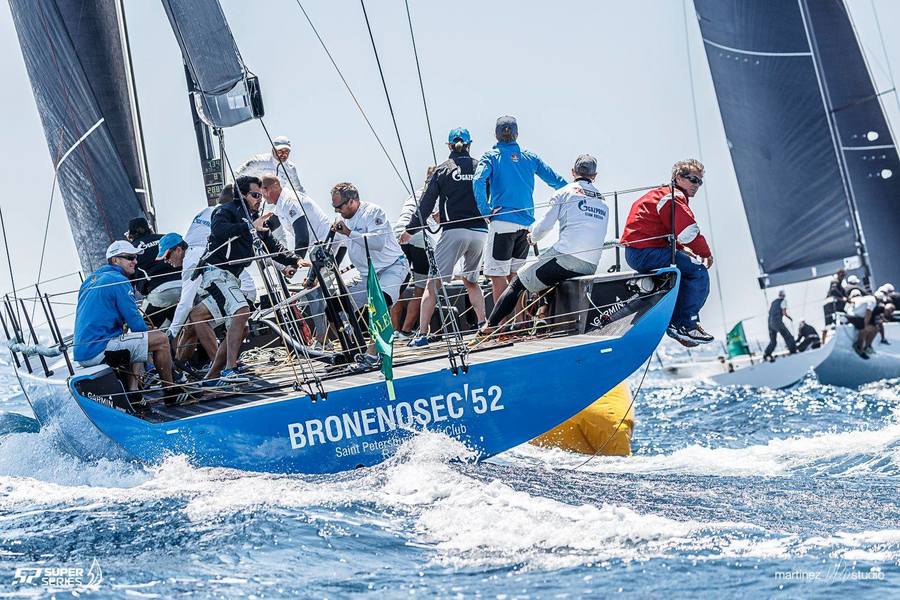 Azzurra at the start of the Rolex TP52 World Championship